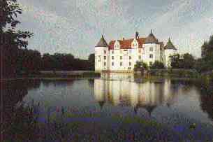  Bild von Schloss Gluecksburg 